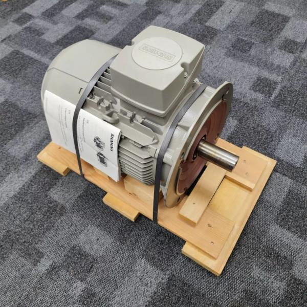 1LE1001-1CB03-4FA4-photo