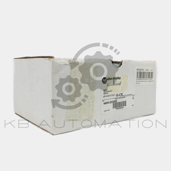 440N-S32052-photo